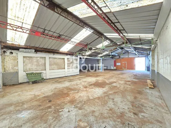 Local commercial 302 m²