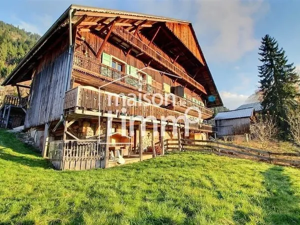 FERME MITOYENNE - A VENDRE - AU COEUR DE CHATEL DANS LES PORTES DU SOLEIL