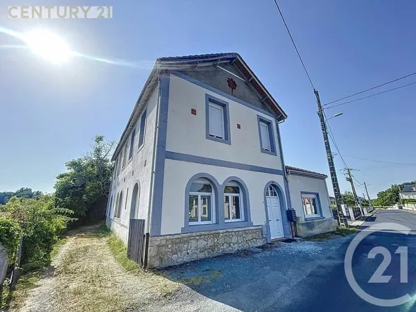 Bâtiment 318 m²