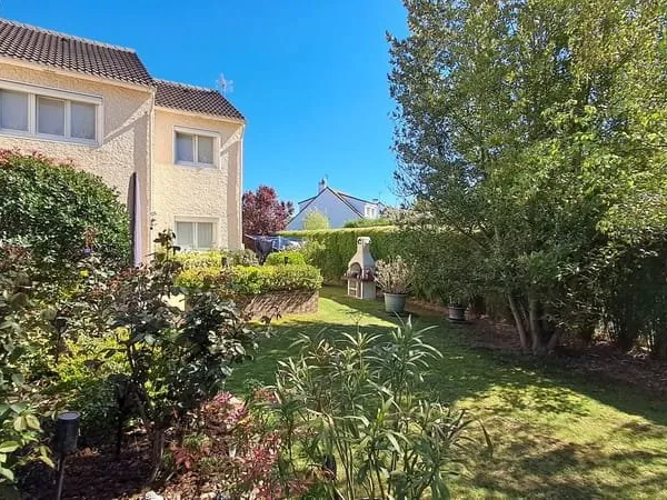 LESIGNY, Pavillon 3 chambres