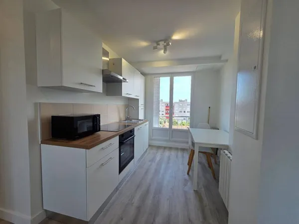 Appartement 6 pièces 11 m²