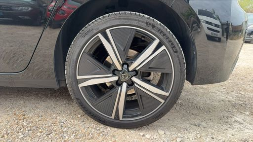 Peugeot 308 1.5 BlueHDi 130 EAT8 - GT – 2023 – 99218 km – Diesel – Boîte Automatique — photo 9