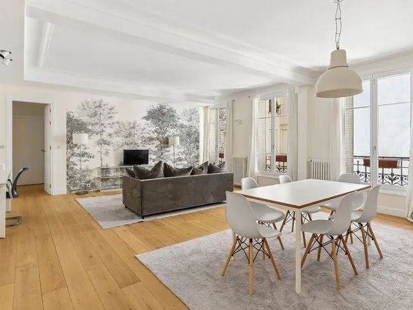 Appartement 2 pièces 83 m²