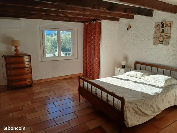 Appartement meublé - 3 chambres - À l'année