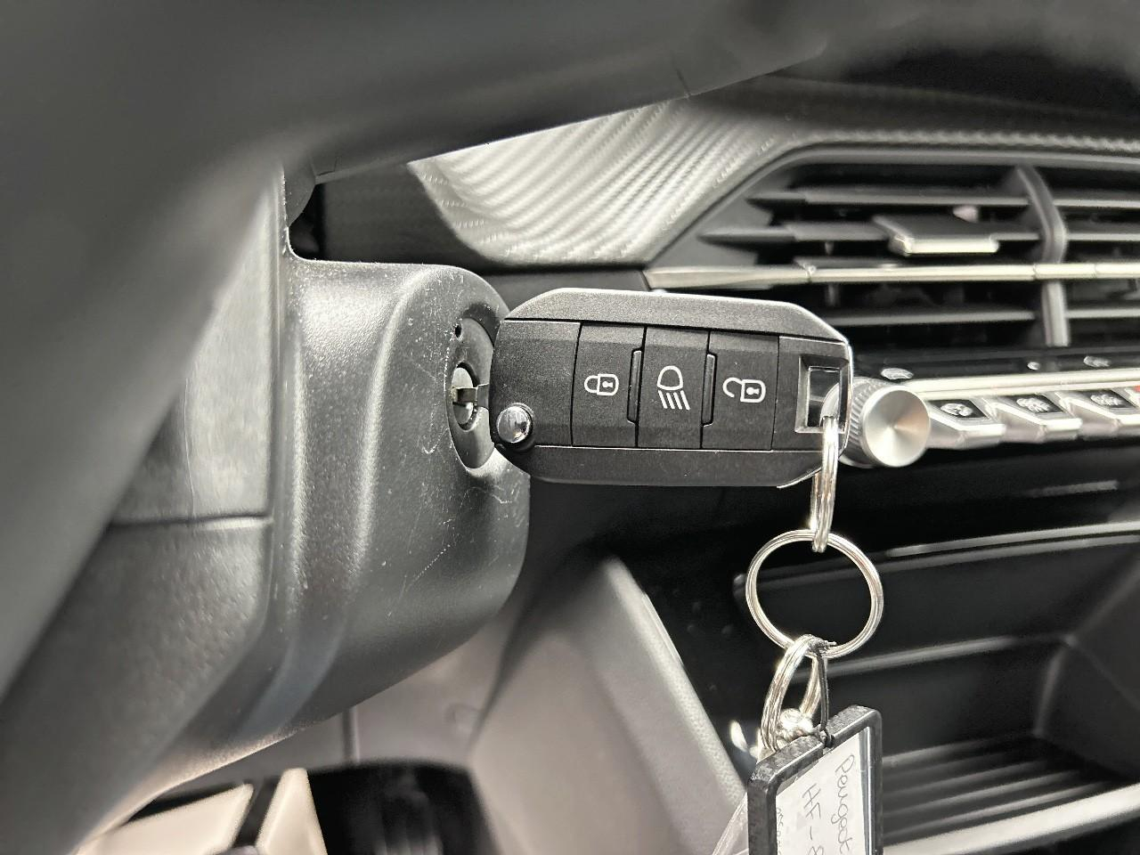 Peugeot 2008 100 s&s bvm6 style — photo 19