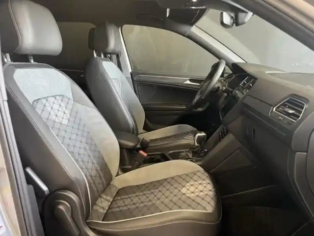 Volkswagen Tiguan allspace 2.0 tdi 150ch r-line dsg7 — photo 10