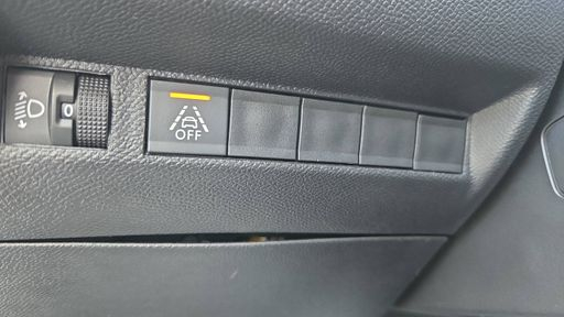 Peugeot 208 1.5 BlueHDi 100 - Active – 2022 – 82898 km – Diesel – Boîte Manuelle — photo 1