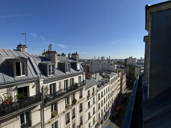 ?? COUP DE CŒUR À MONTMARTRE DERNIER ÉTAGE AVEC CHARME DE L'ANCIEN ??