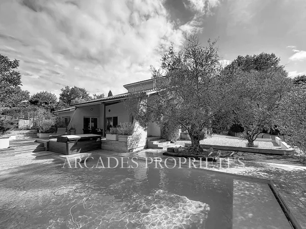 Maison de luxe 8 pièces 190 m²