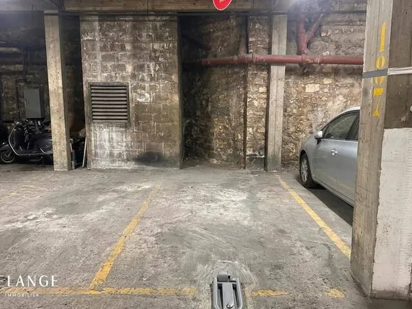 Parking 13 m²
