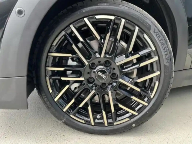 Mini Cooper 3 portes s 204ch favoured dkg7 — photo 4