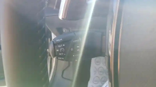 Peugeot 2008 hybrid 145 e-dcs6 — photo 20
