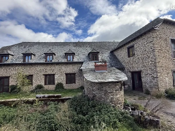 Maison 8 pièces 345 m²