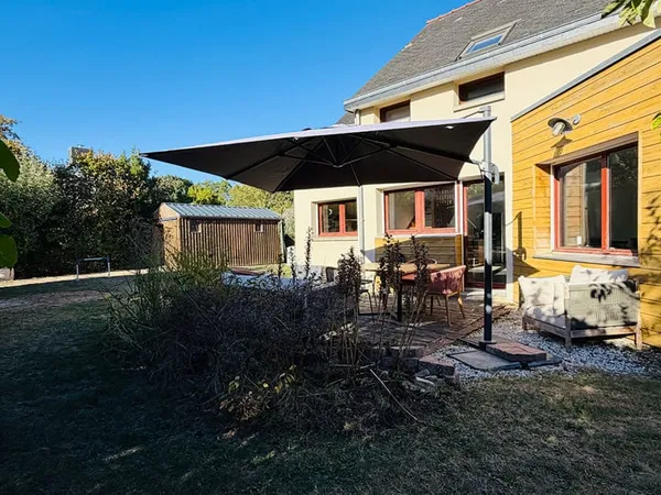 Maison en centre ville avec 4 chambres et jardin sans vis à vis
