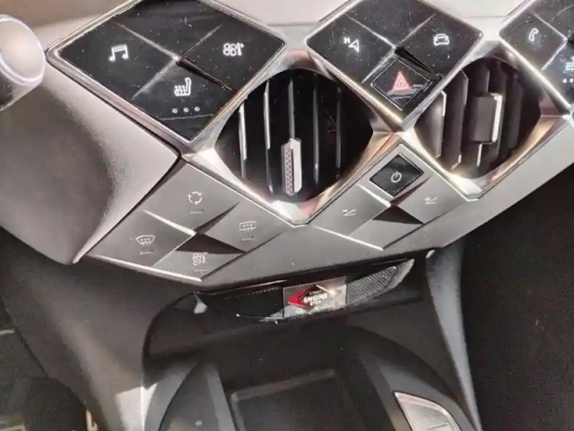 Ds Ds 3 ds3 crossback puretech 130 eat8 louvre — photo 13