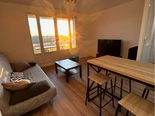 Appartement T4 dernier étage meublé