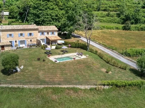 Bergerie de caractère rénovée avec vue mer panoramique