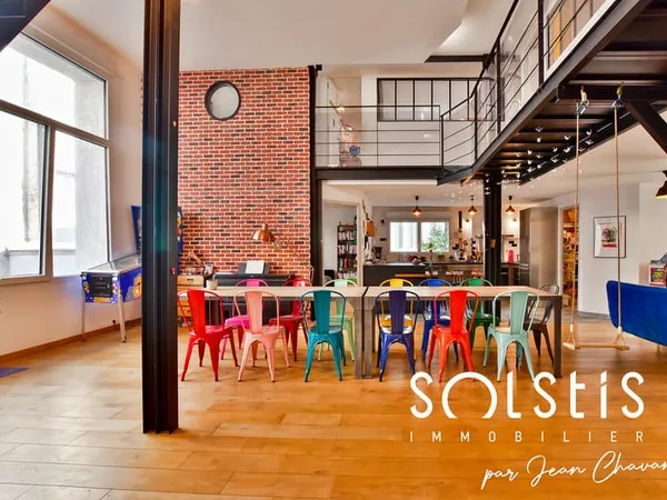 EN EXCLUSIVITÉ *** LOFT DE 160 M2 AVEC GARAGE À ST ÉTIENNE *