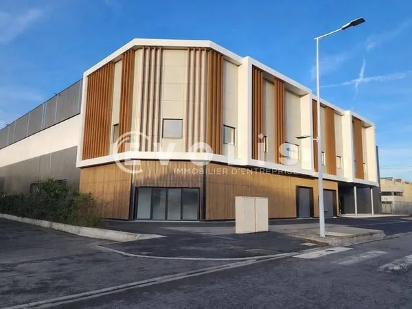 Entrepôt 3269 m²