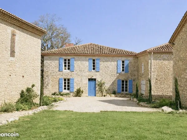 Maison 7 pièces 247 m²