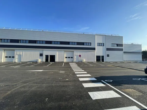 Local d'activité 258 m²