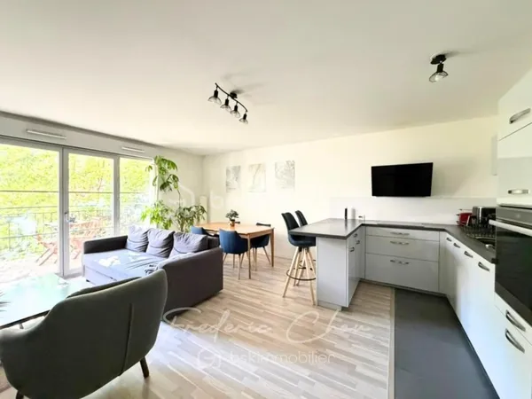 BEL APPARTEMENT F3 DE 64 M² A 2 PAS DE LA GARE DE VILLIERS-SUR-MARNE