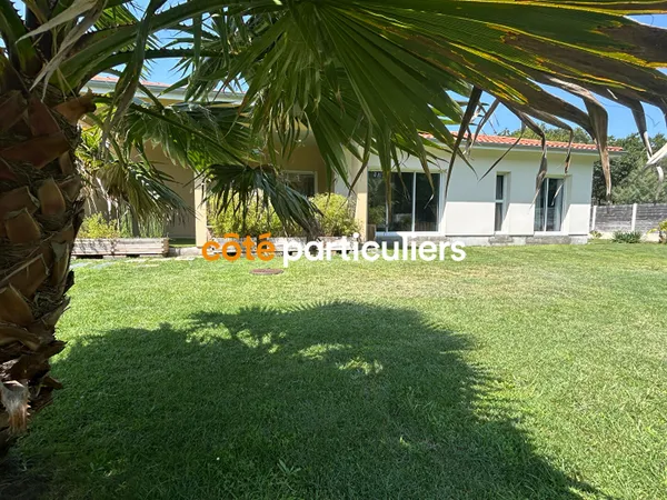 SOULAC/MER-SUR-MER VILLA 110M² - 1,5 KM de la plage et 2,5 Km du centre - 3 Chambres / Garage / Terr