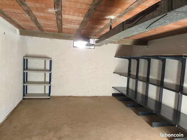 Loue cave saine et sécurisée - 20 m² - Carnoux
