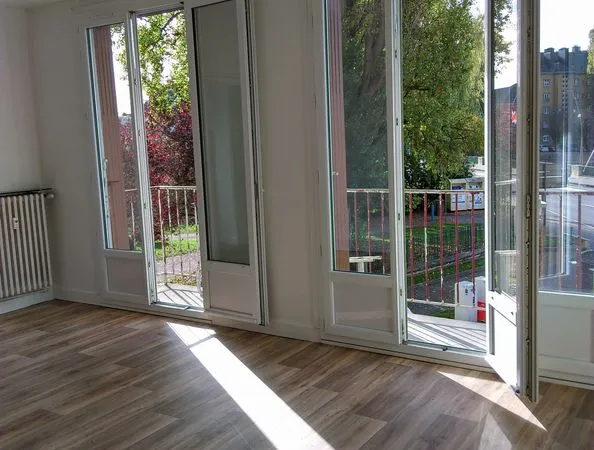 Appartement très bon état Mézières secteur hôtel de ville
