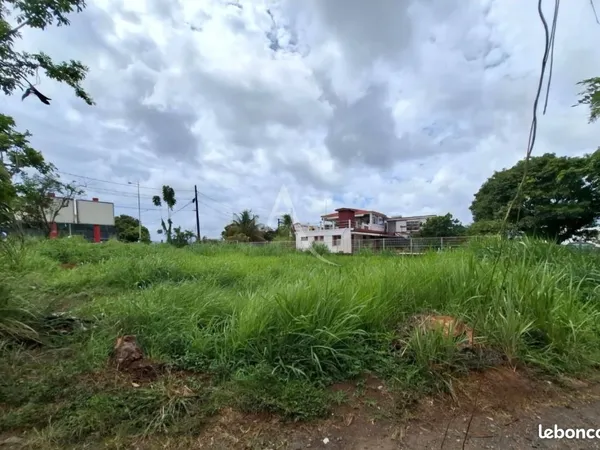 Terrain 1346 m² DUCOS