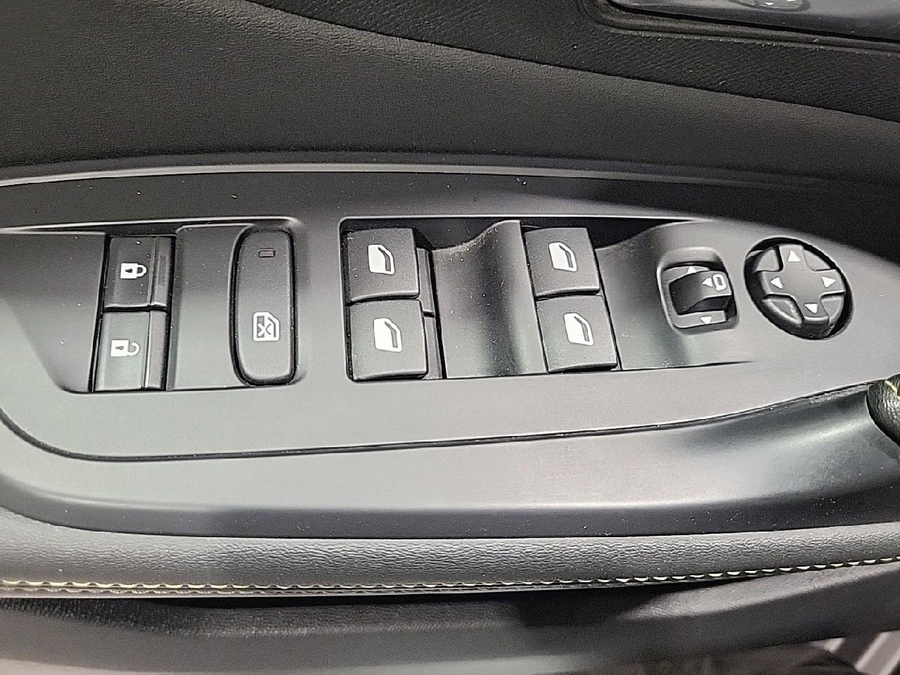 Peugeot 308 sw phev 225 e-eat8 gt — photo 23