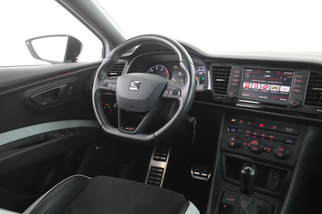 Seat Leon ST 2.0 TSI Cupra DSG6 — photo 12
