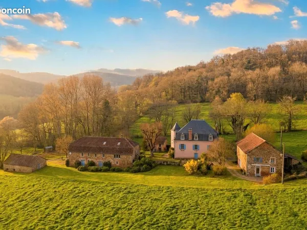 Maison 27 pièces 664 m²