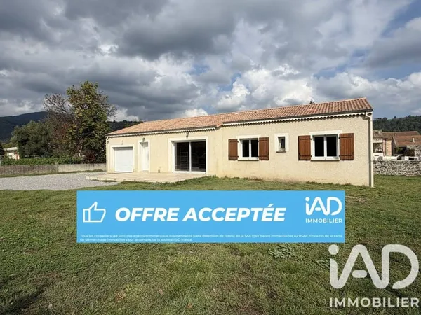 Maison de plain-pied 8 pièces 103 m²