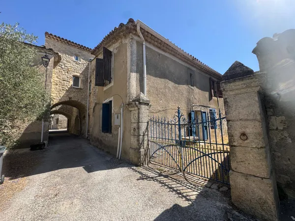 MAISON DE VILLAGE À FORT POTENTIEL MONTMIRAT