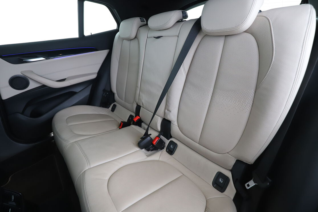 BMW X2 sDrive18dA M Sport — photo 13