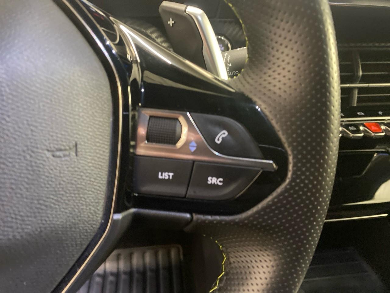 Peugeot 2008 puretech 130 s&s eat8 gt — photo 18