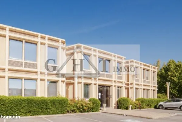 Bureaux 75 m²