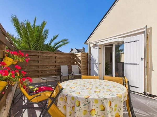 CLÉDER  Maison plain-pied, 3 chambres, à 2 km des plages