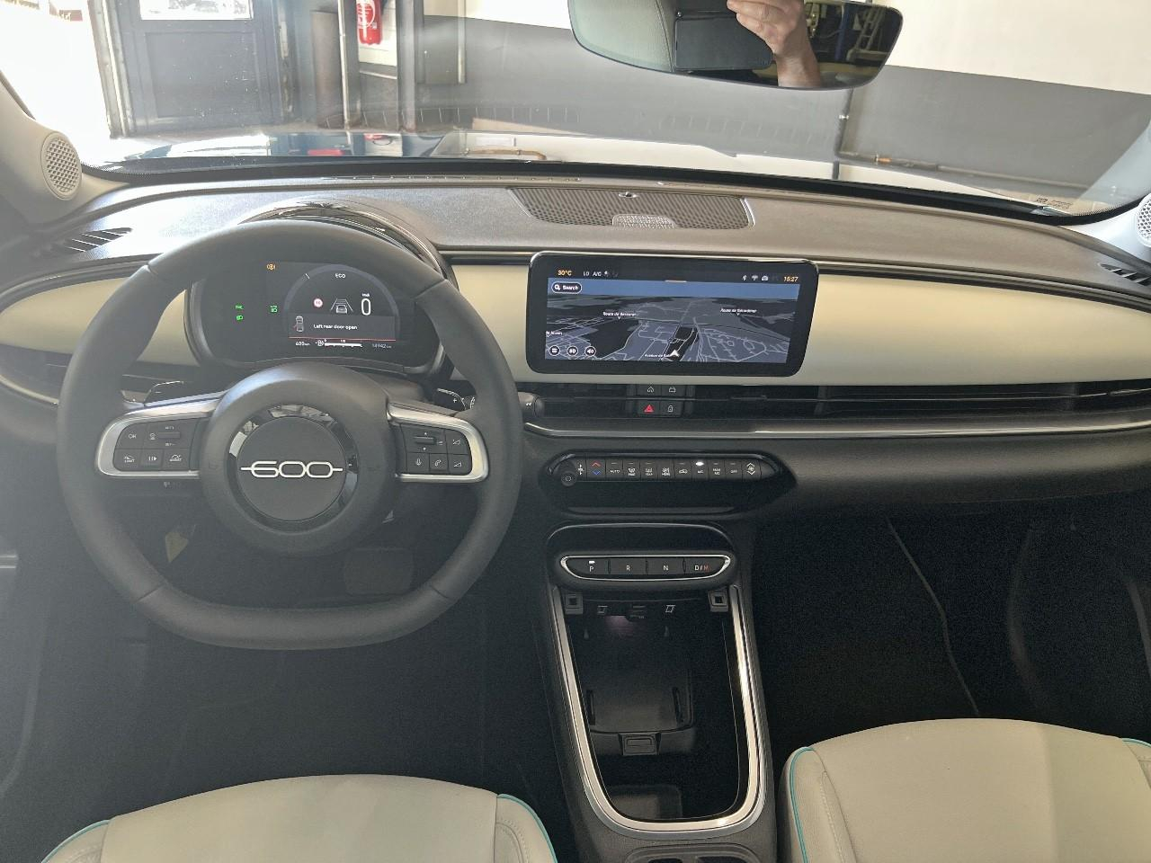 Fiat 600 t-gen 3 1.2 hybrid 110ch edct6 la prima — photo 8