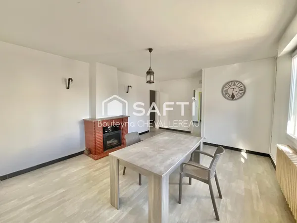 Maison de ville de 146m2 avec 4 chambres, garage et jardin