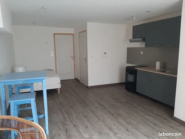 Loue studio meublé centre Chatillon