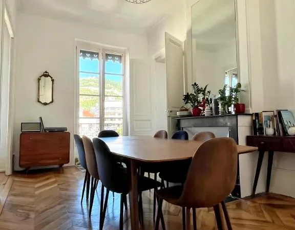 Appartement 5 pièces 189 m²