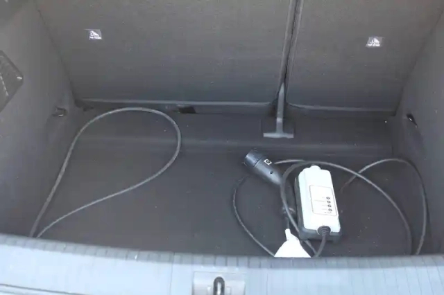 Renault Megane e-tech ev60 220 ch super charge — photo 12