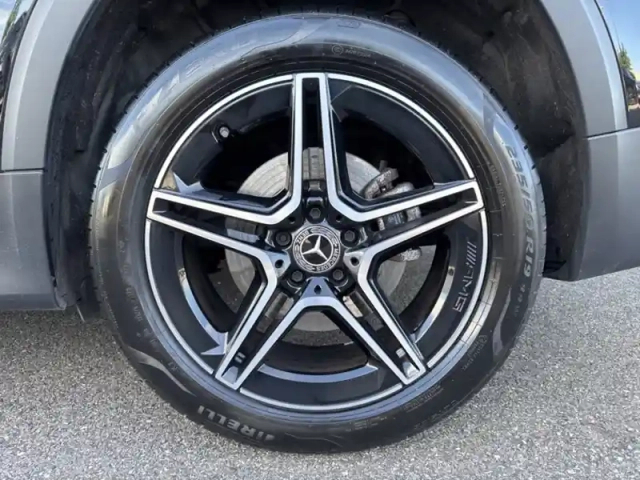 Mercedes Glb 200 d amg line — photo 9