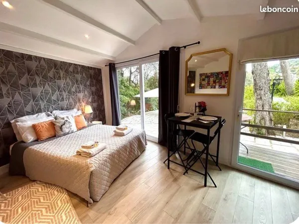 Studio et jardin indépendants dans Villa