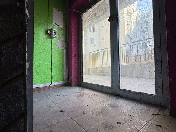 Local commercial 703 m² VERSAILLES