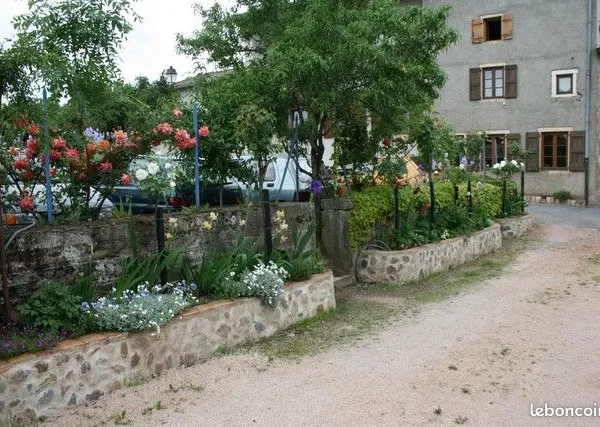 Joli F2 avec terrasse et place de parking