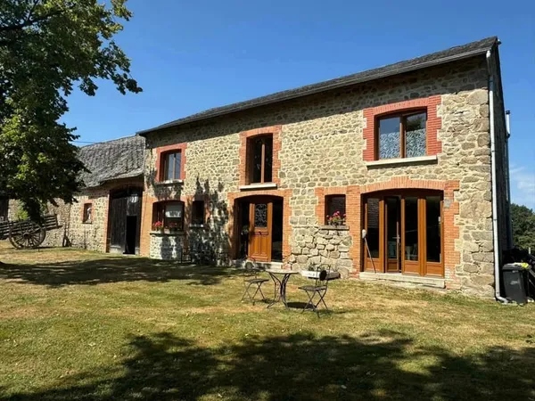 À vendre Maison haut de gamme avec piscine à St-Priest-la-Plaine - 23