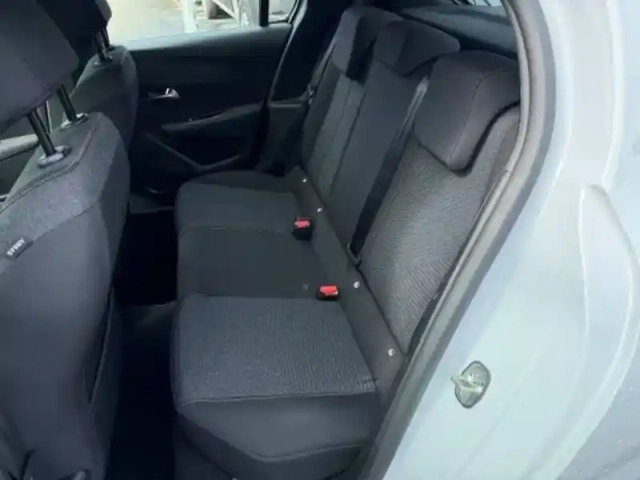 Peugeot 208 turbo 100 ch bvm6 — photo 10